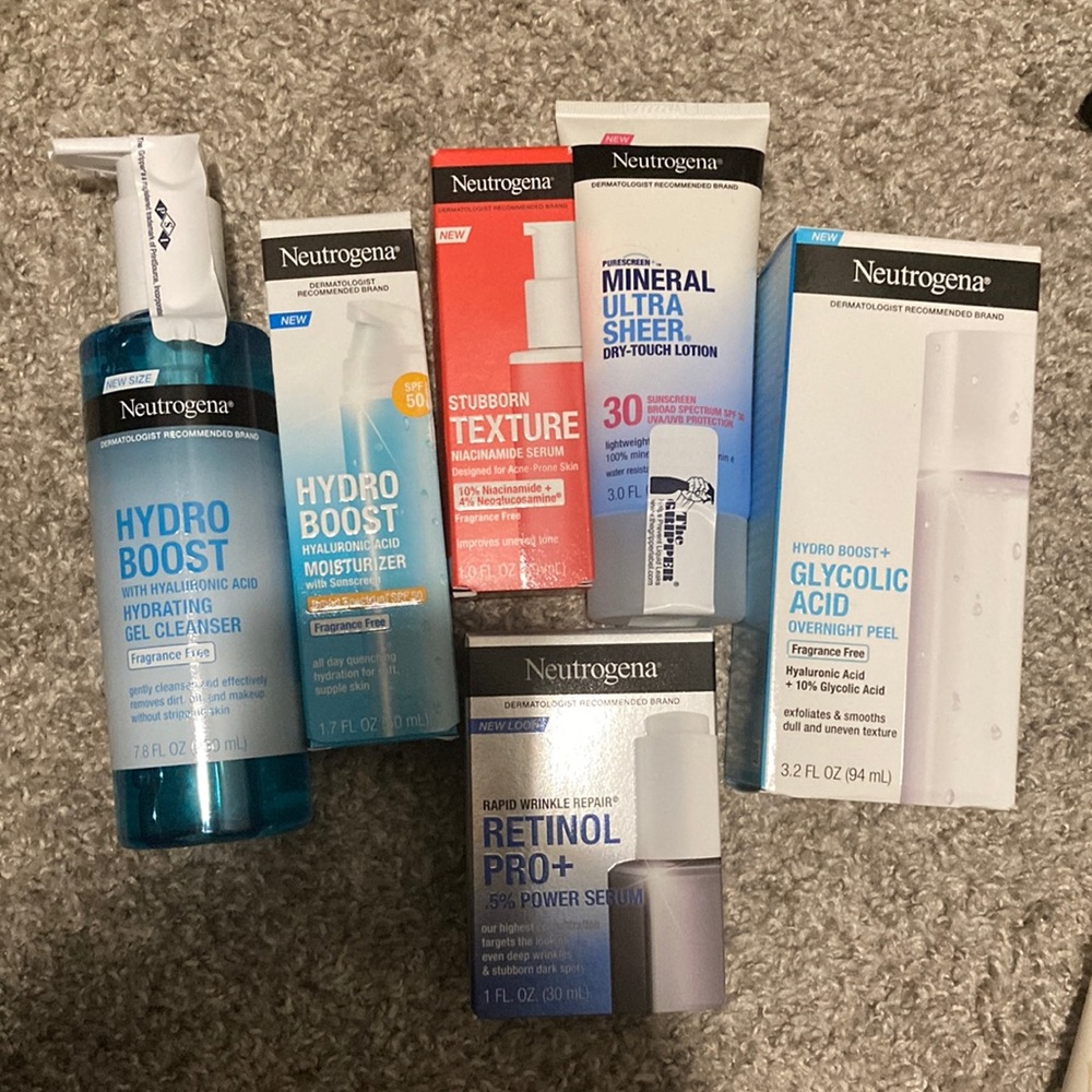 Lot of 6 NEW in box Neutrogena products